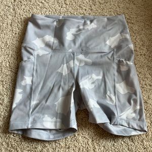 Yogalicious biker shorts with pockets
